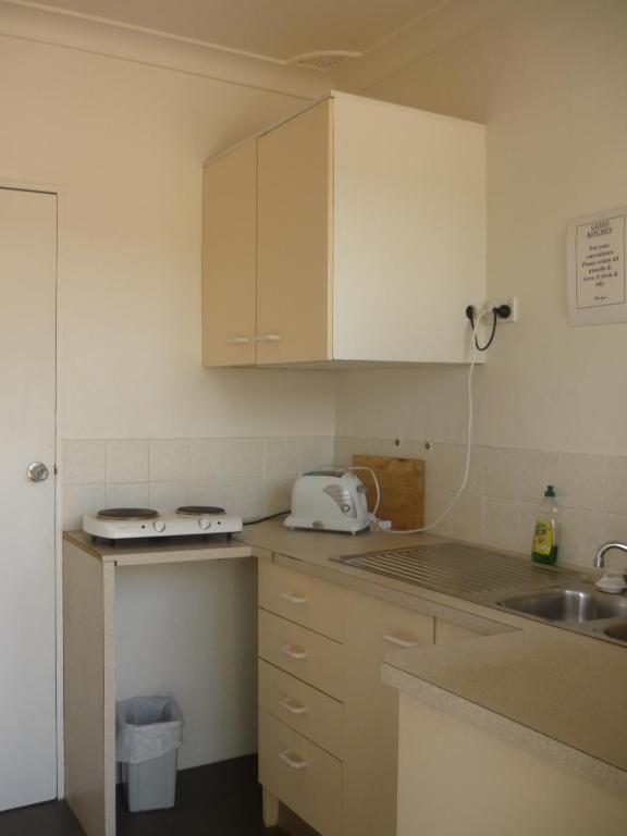 Hanging Rock Family Motel Μπέιτμανς Μπέι Εξωτερικό φωτογραφία