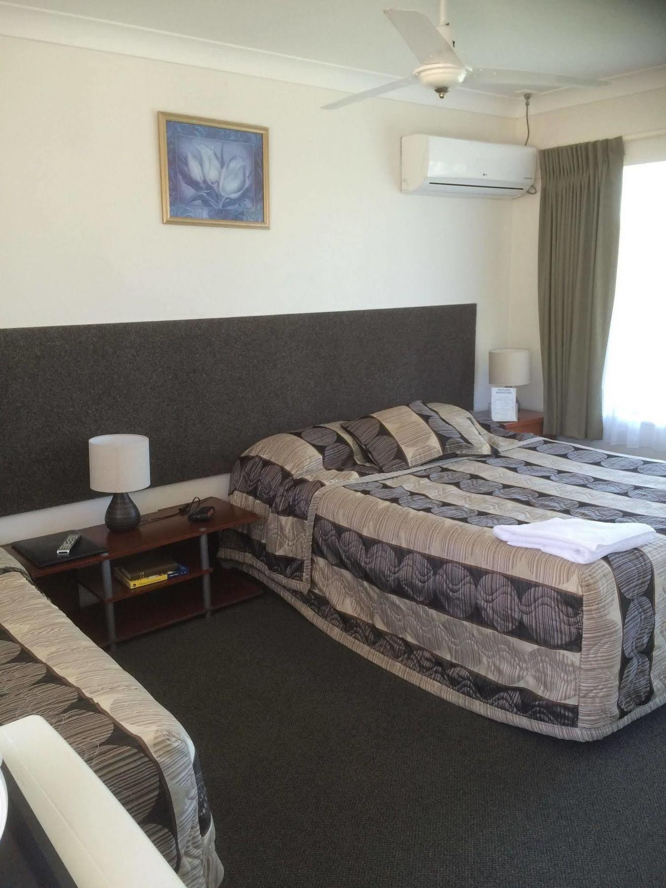Hanging Rock Family Motel Μπέιτμανς Μπέι Εξωτερικό φωτογραφία
