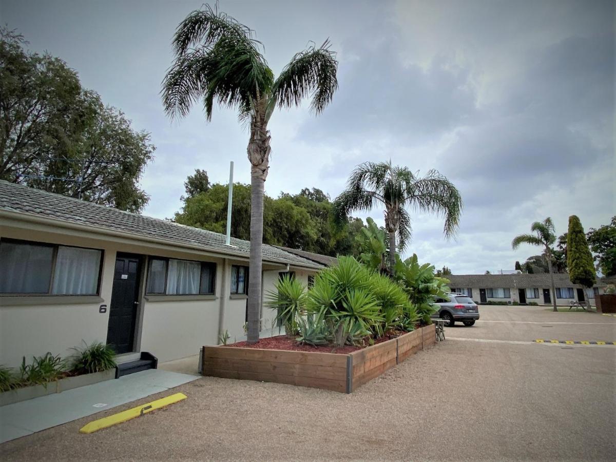 Hanging Rock Family Motel Μπέιτμανς Μπέι Εξωτερικό φωτογραφία