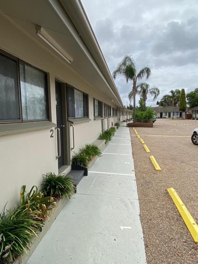 Hanging Rock Family Motel Μπέιτμανς Μπέι Εξωτερικό φωτογραφία